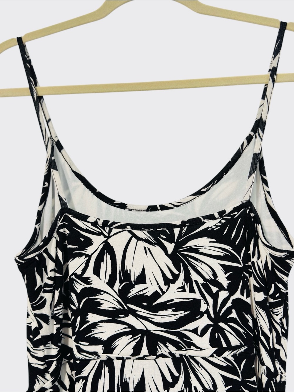 LOFT Fit and Flare Black & White Spaghetti Strap Dress Petite Size M, leaf print - Picture 5 of 13